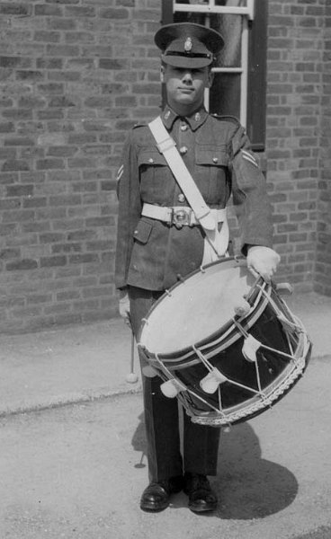 55570044.jpg - Hugh Macdonald KAY *6th April 1940 - †13th March 2012 Same photo complete. J/Cpl Hugh Kay Tennor Drummer 1956