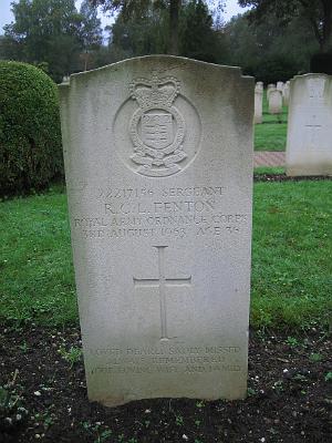 RE21008204.jpg - Raymond C. "Pop" Fenton * 1927 - † 3rd. August 1963  This photo was taken in the Autum of 2010, when Mick Wray and James "Paddy" Simpson visited Pop's grave at JHQ Rheindahlen, Germany.  Any details, memories or photographs that you may have would be most welcome.